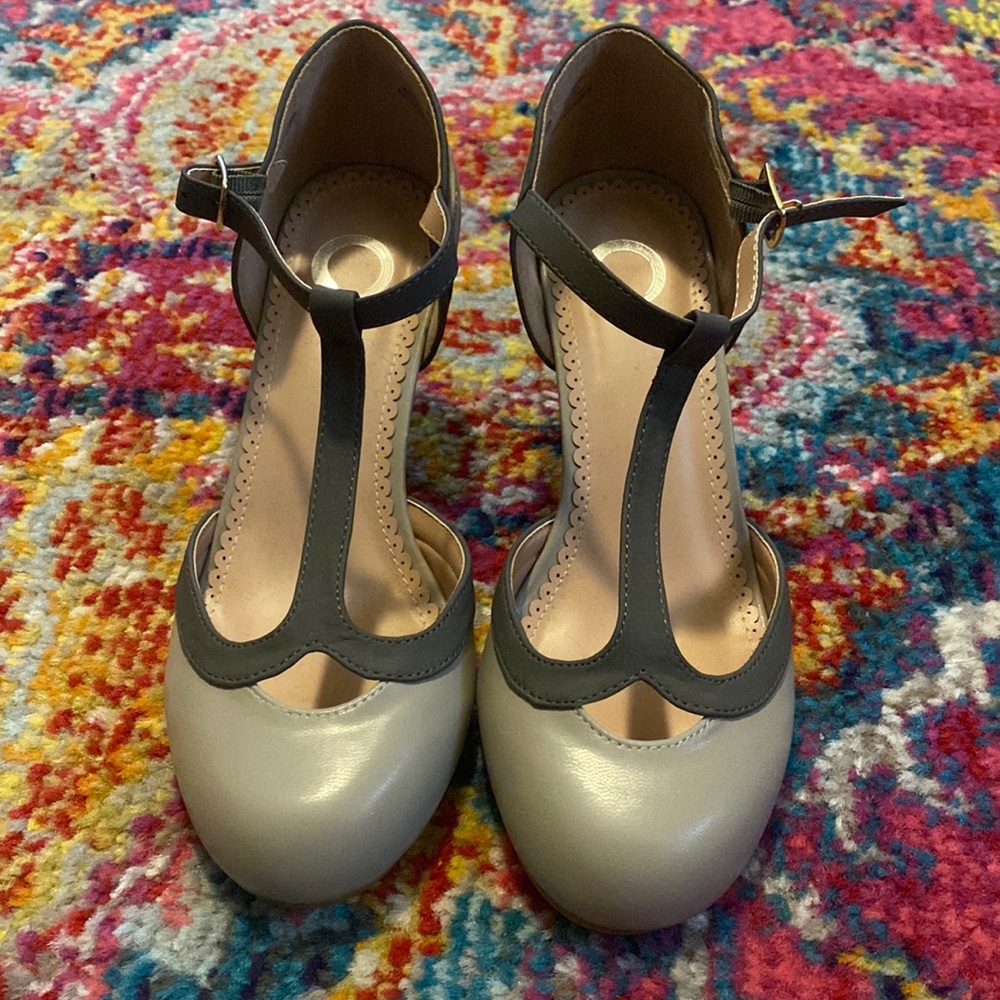 Famous Footwear Mary Jane heels size 6.5